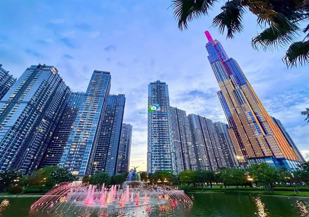 Image 1 of The Vinhomes Central Park Apartments – The Buildings Surrounding Landmark 81