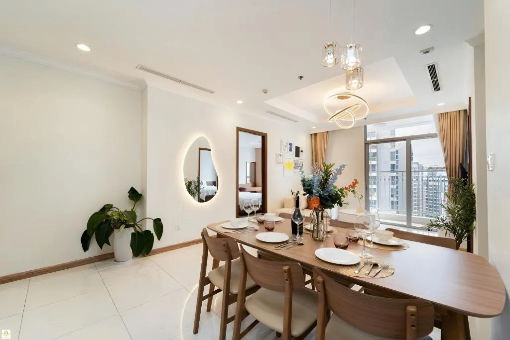 Image 1 of Vinhomes Landmark Plus Royale Residence