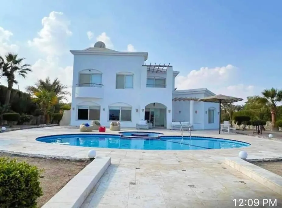 Image of Beautiful 4 Bedrooms Villa With Private Heated Pool