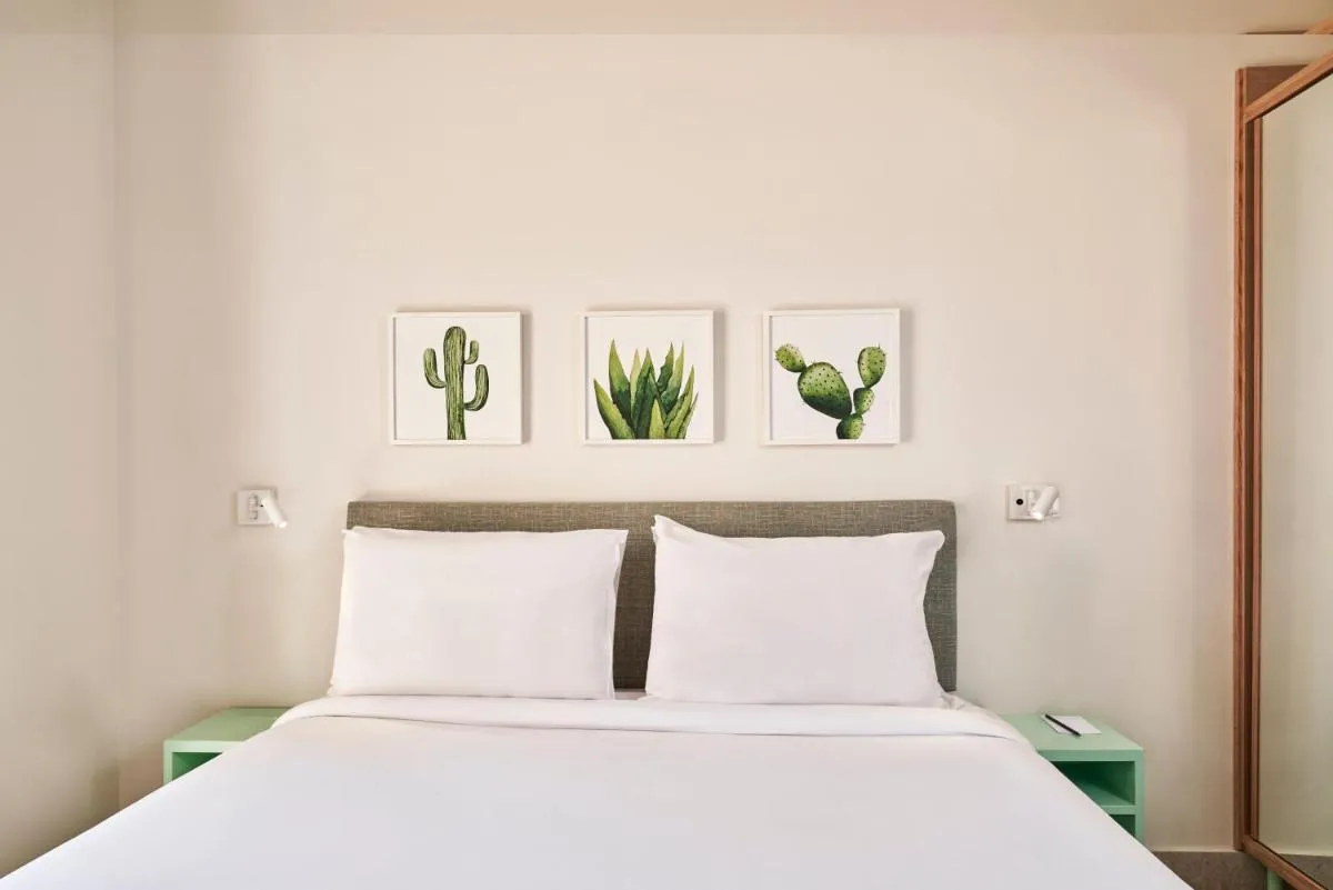 Image 3 of Captain’s Inn Hotel