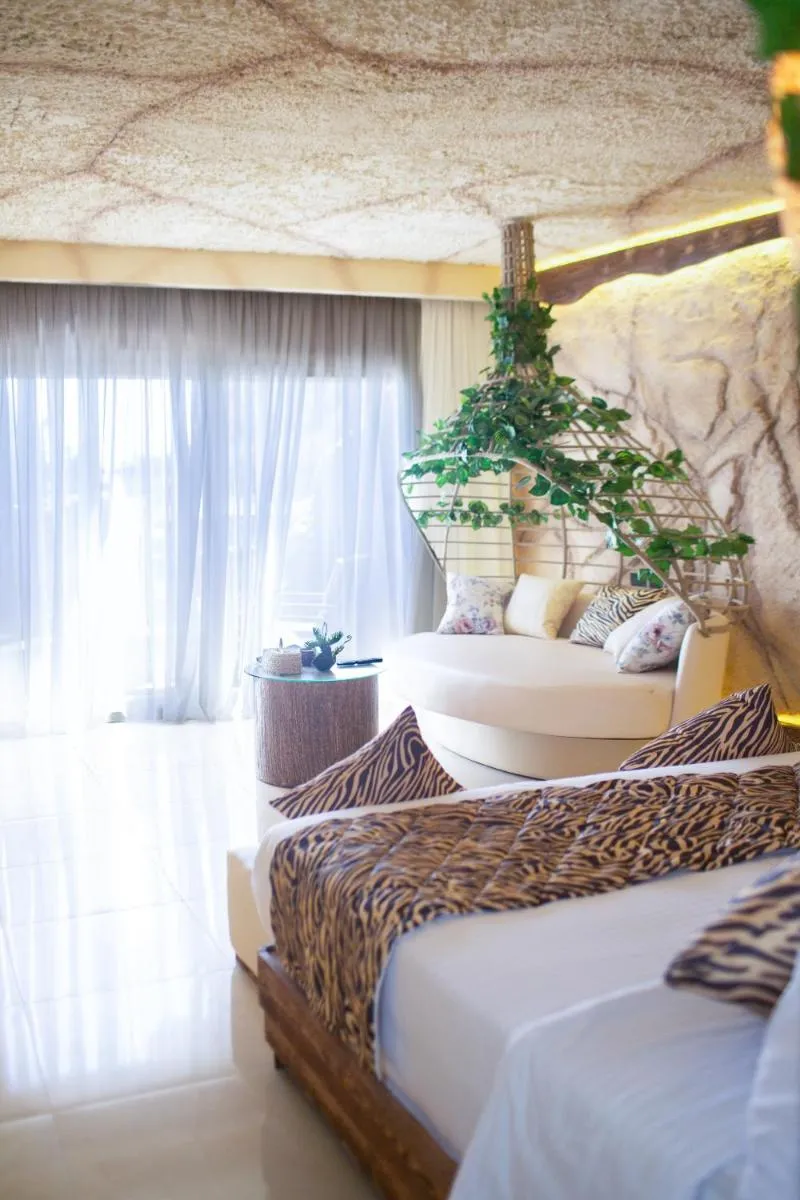 Image 4 of Caves Beach Resort Adults Only