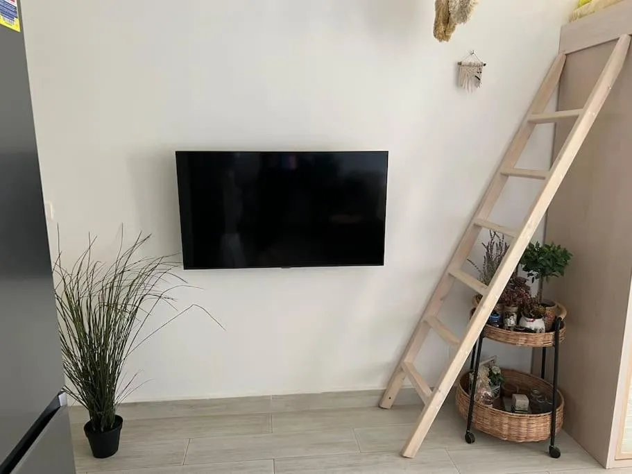 Image 4 of Classy studio at the beach with a pool