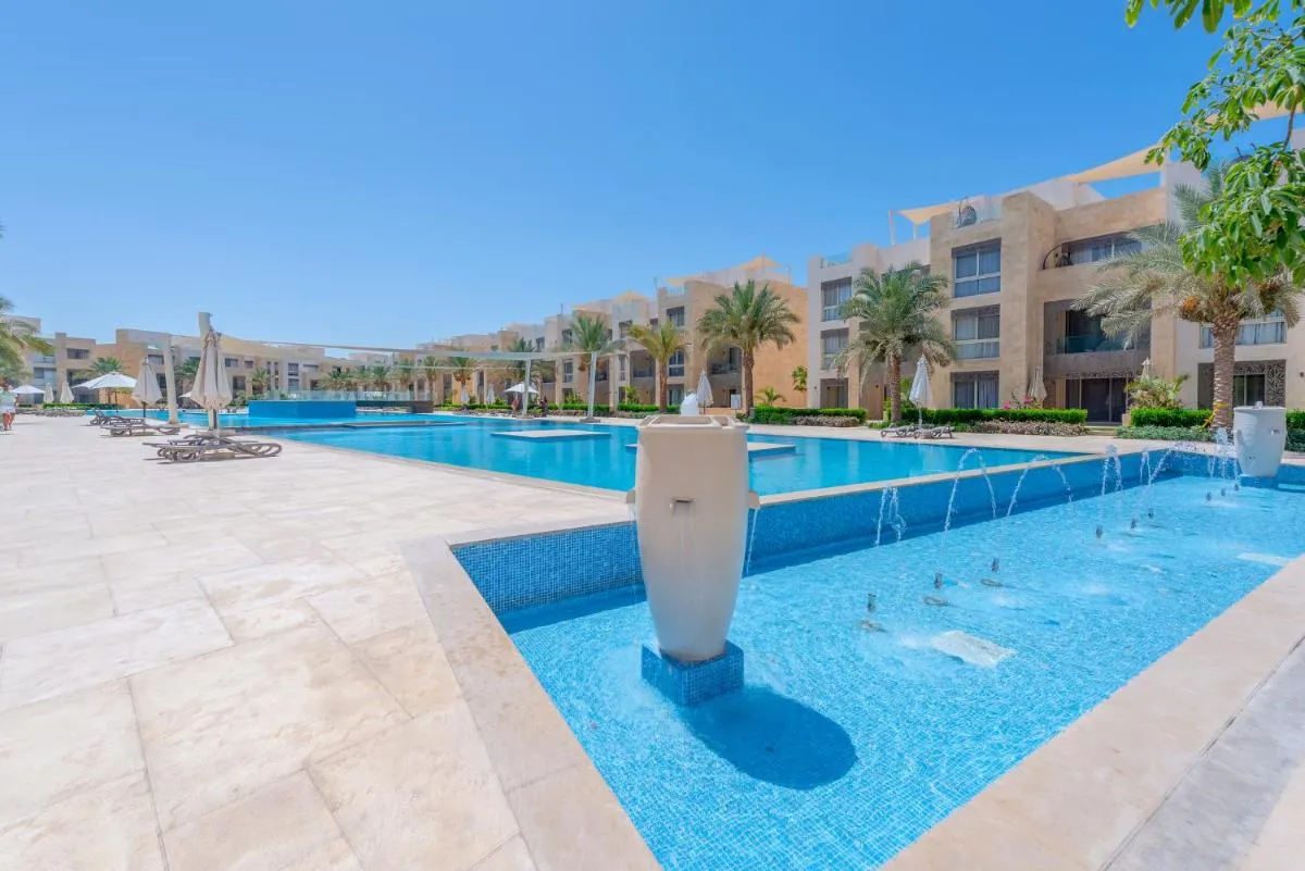 Image 2 of Elegant 2-Bedroom Apartment in Mangroovy, Pool & Beach