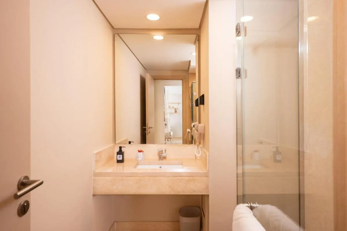 Image 3 of Gleaming 1 BR Apt Mangroovy w Pool & Beach Access