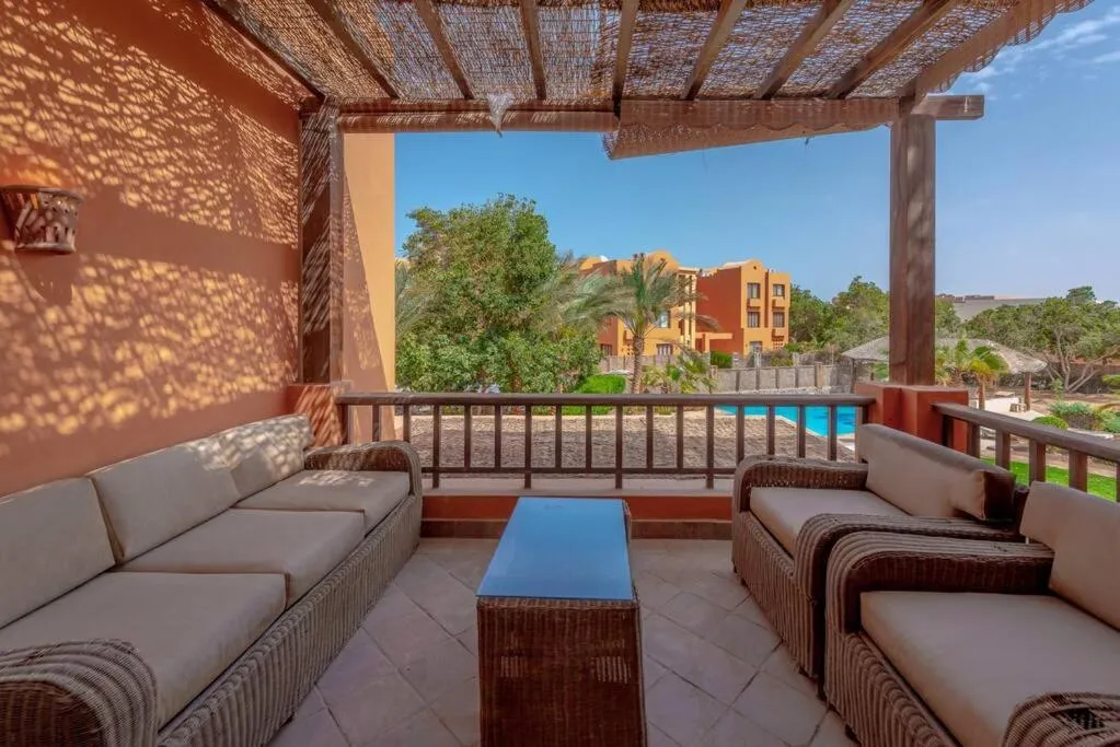 Image 5 of Gorgeous 3BR Townhouse in South Marina. Pool view