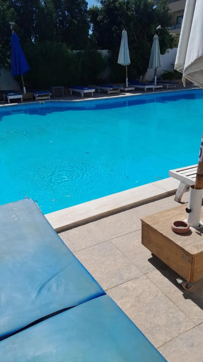 Image 1 of Immaculate 3-Bed Apartment sea view