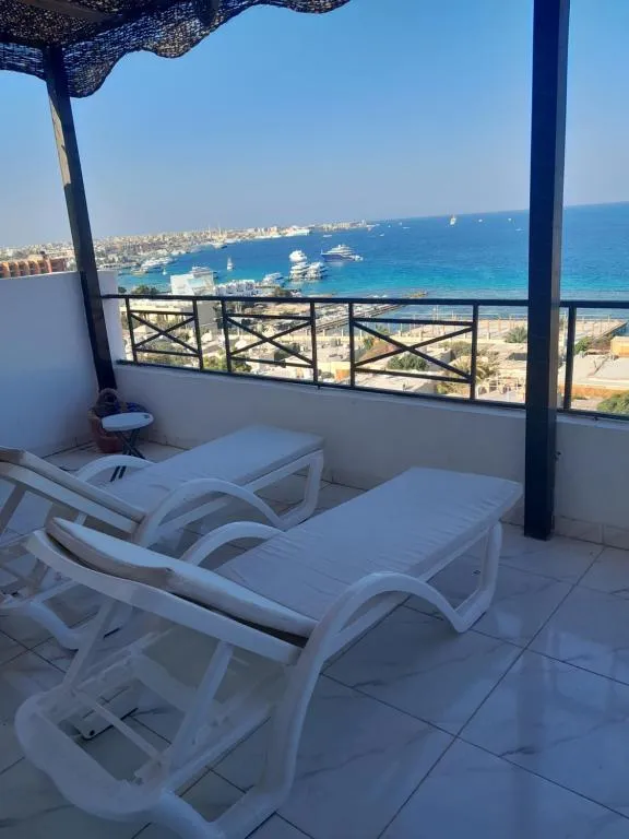 Image of Immaculate 3-Bed Apartment sea view