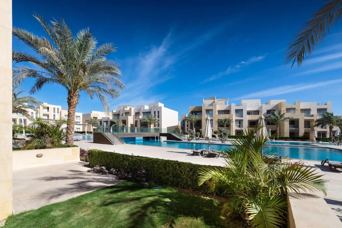 Image 4 of Jazzy 1BDR w Outdoor Pool View Terrace Free Pool & Beach Access