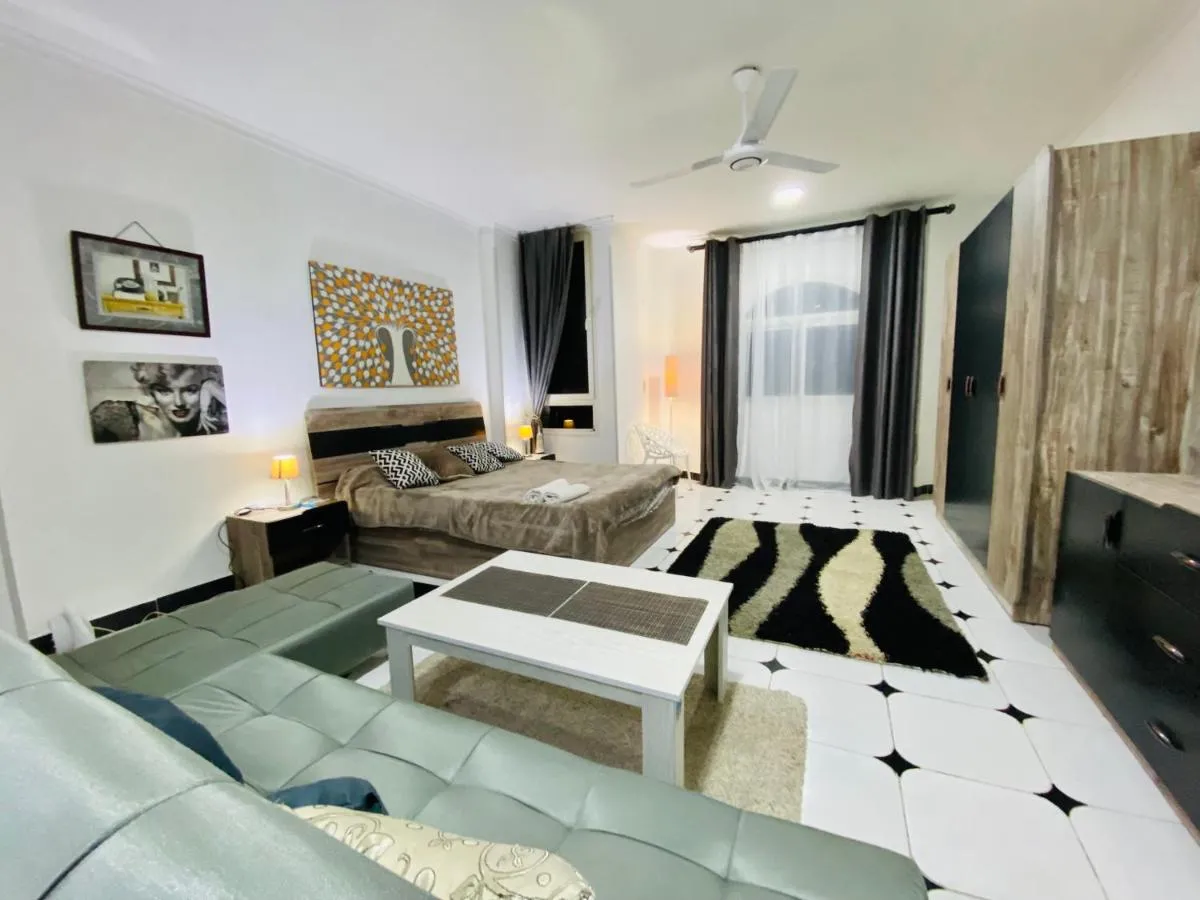 Image 4 of Lima Modern. Sea View. Strong Wi Fi. Sheraton Road