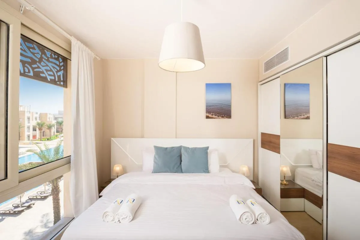 Image 5 of Luxe 3BDR w Private Rooftop Jacuzzi & Beach Access