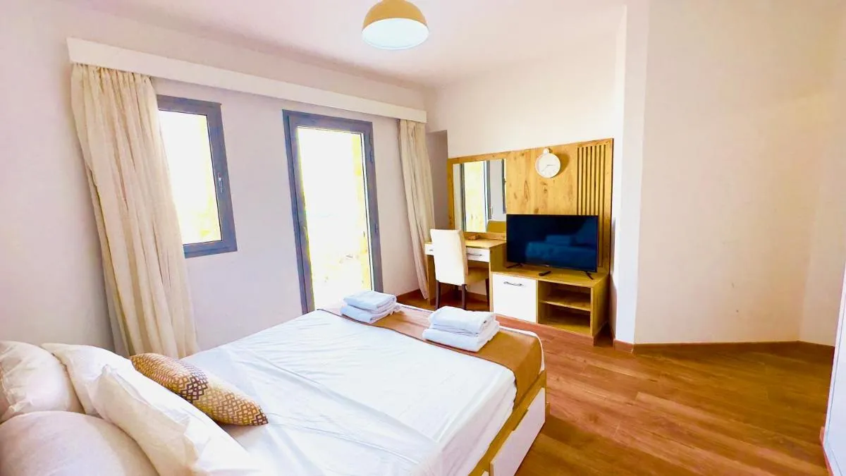 Image 5 of Luxury 3 bedroom in swan lake