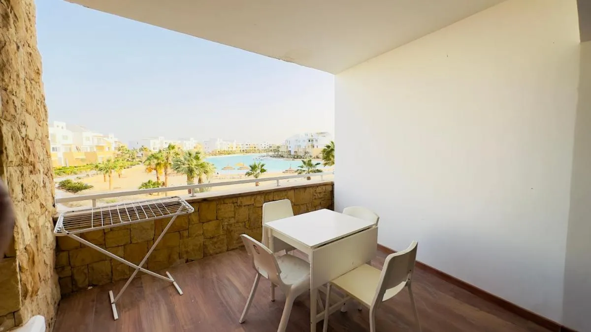 Image 2 of Luxury 3 bedroom in swan lake