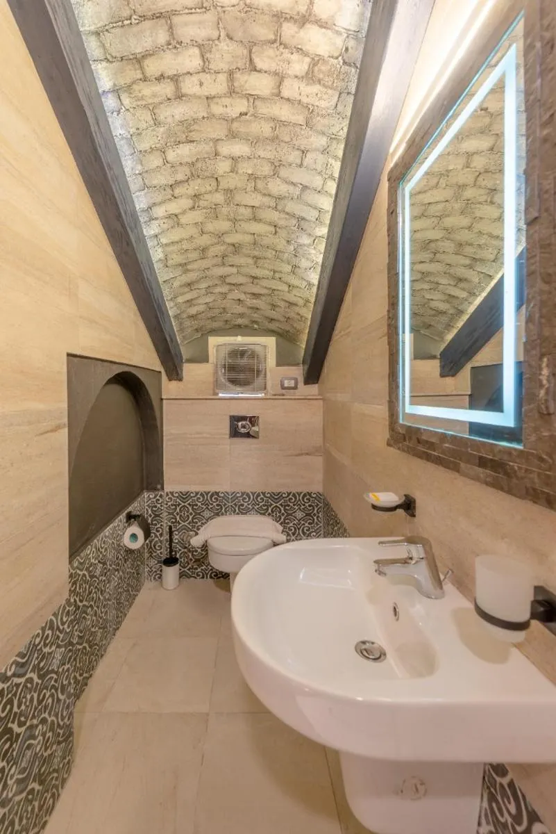 Image 3 of Luxury Villa with pool heated