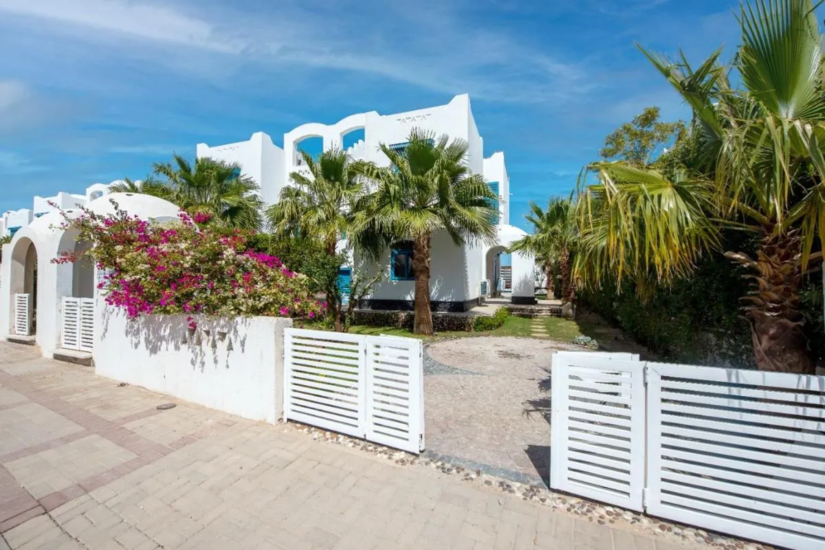 Image 6 of Luxury Villa with pool heated