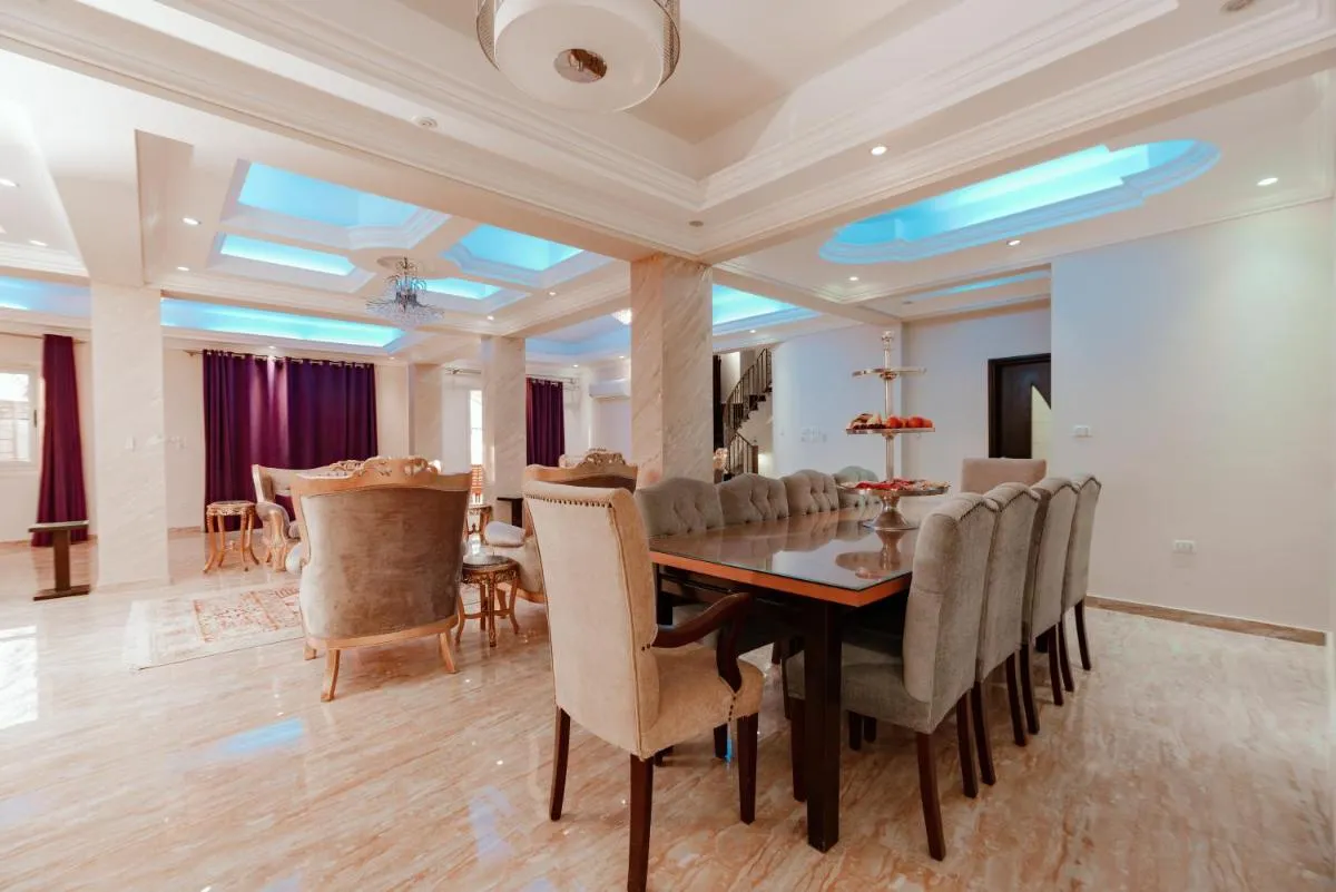 Image 4 of Luxury private villa with pool