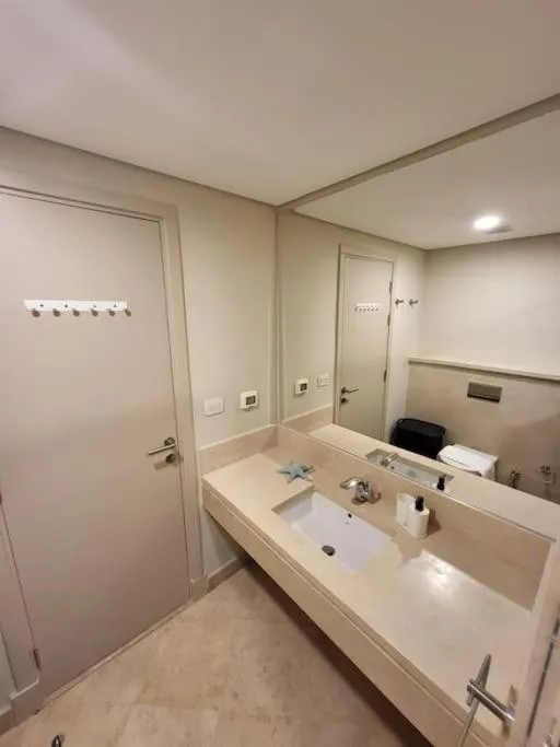 Image 3 of Mangroovy – 2BR La Blanca Pool View