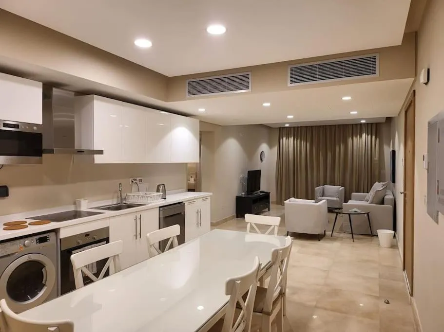 Image 2 of Mangroovy – 2BR La Blanca Pool View