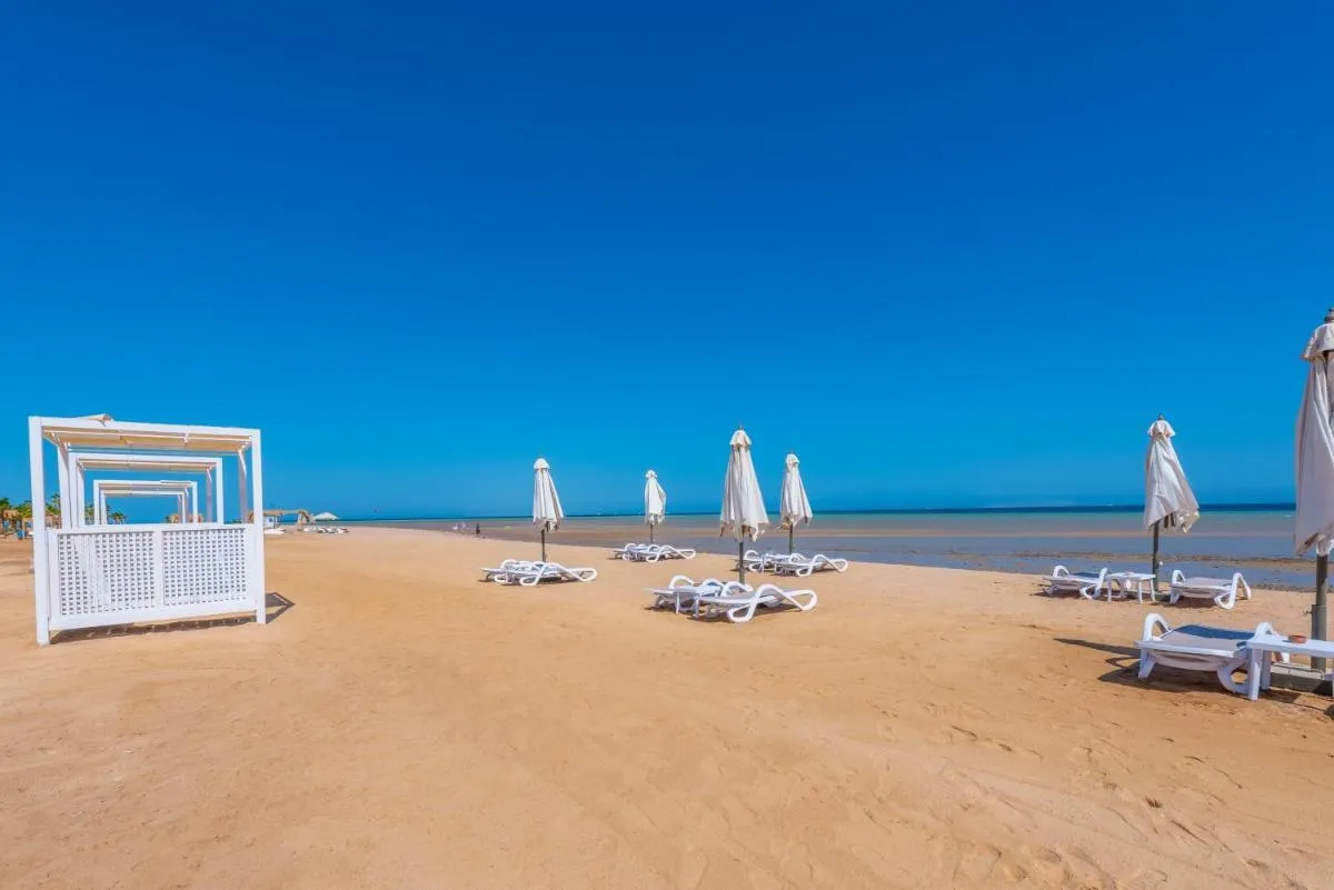 Image 6 of Mangroovy 3BR Apartment Private Beach & Pool View