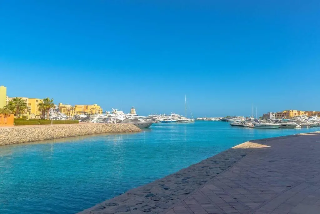 Image 6 of Marina Mosaique 1 BR Apartment with Pool view