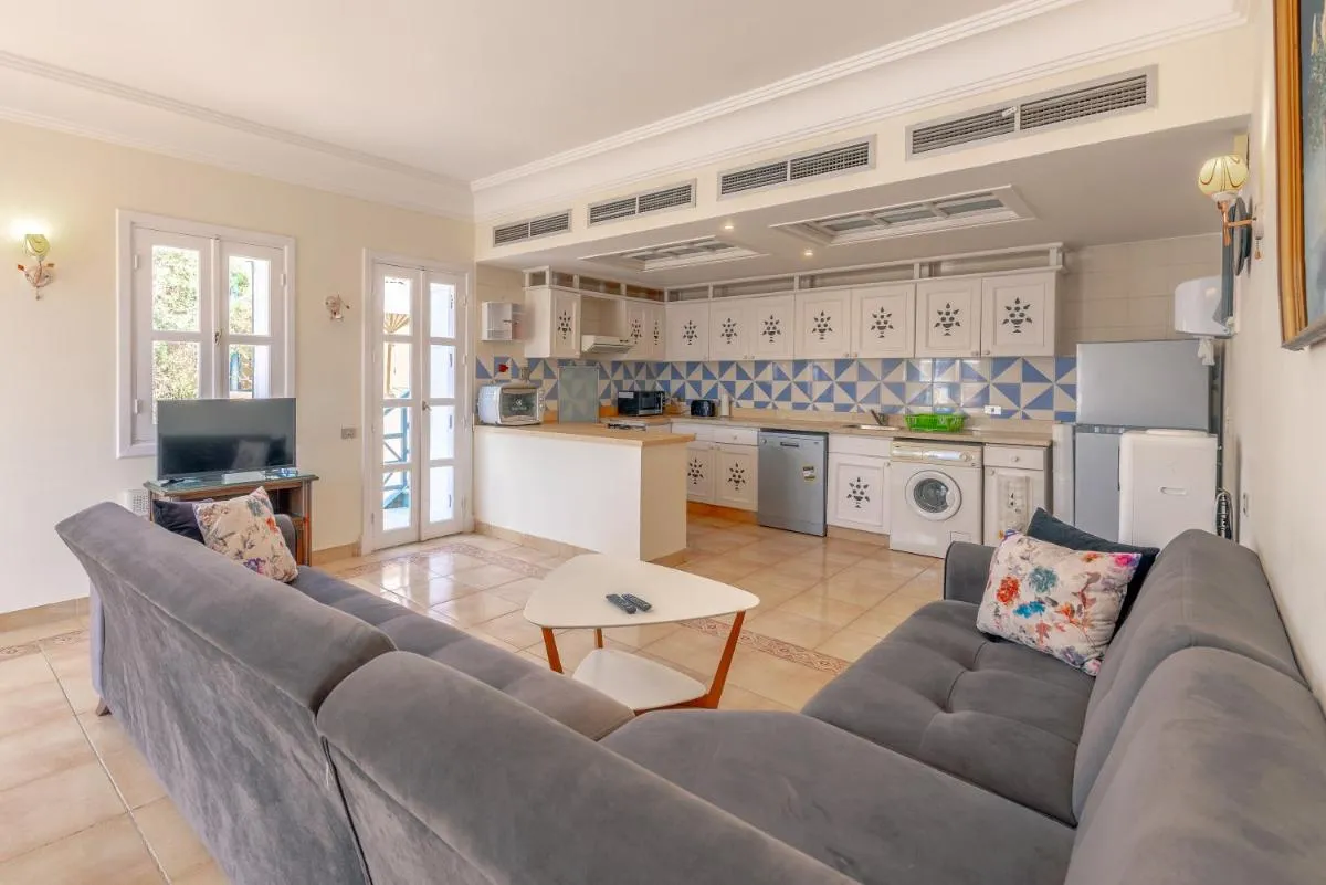 Image 1 of SeaView Penthouse with Roof in Marina El Gouna Egypt (Center)