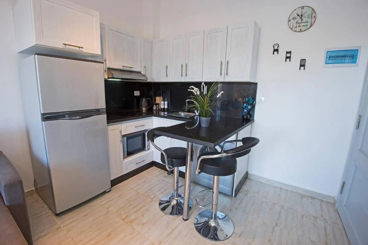 Image 4 of Seaview European class 1bdrm apt free WiFi Orfi