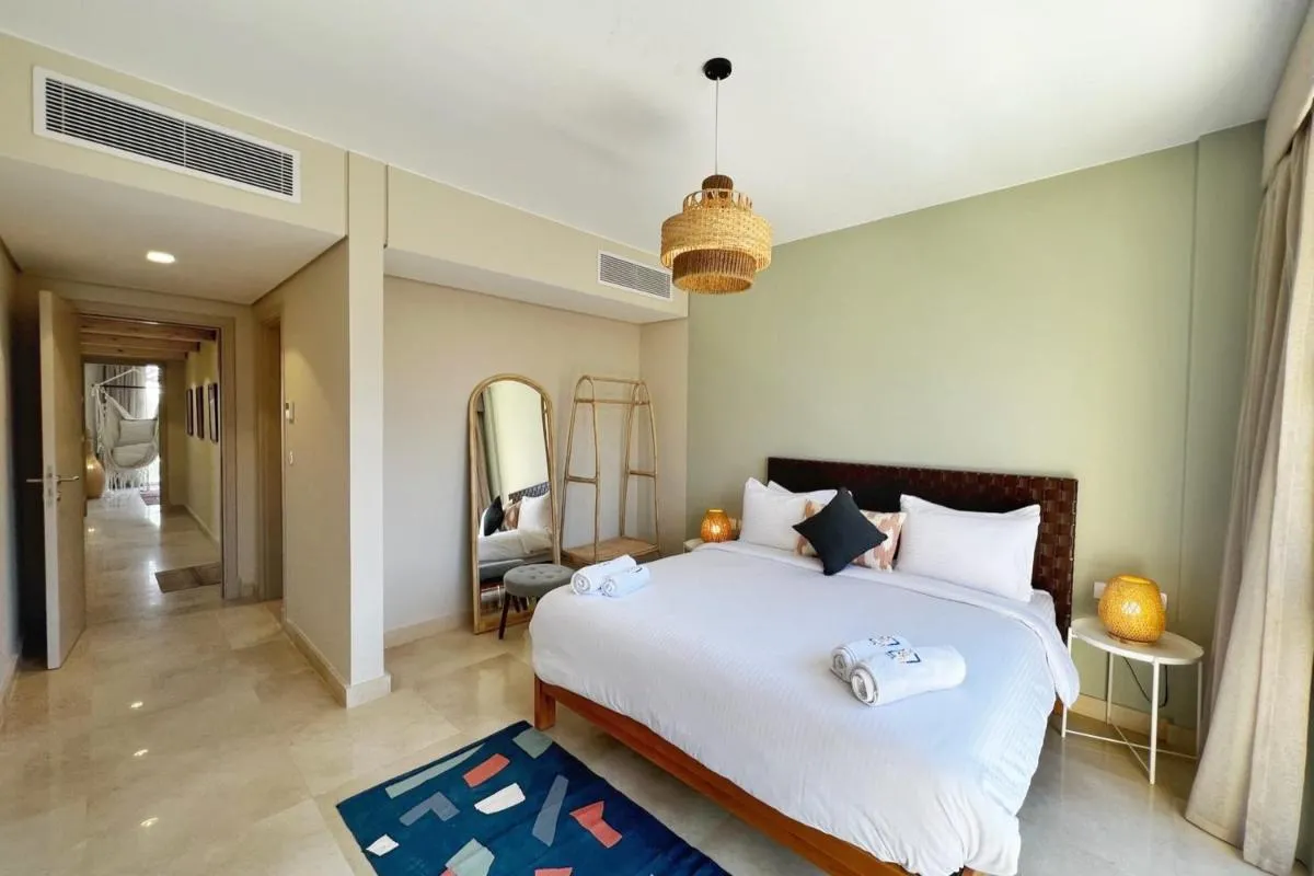 Image 1 of Spectacular & Soaring 2 BDR w Private Rooftop Jacuzzi & Beach Access