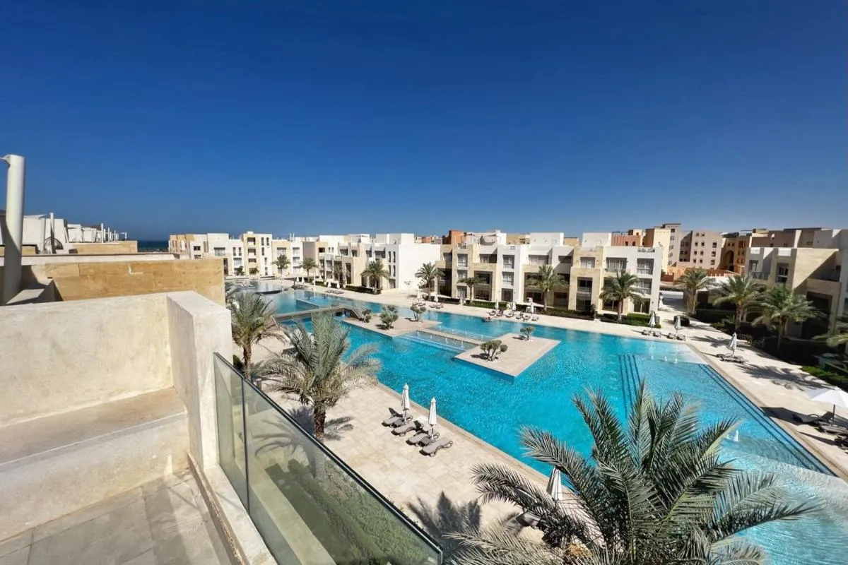 Image 5 of Spectacular & Soaring 2 BDR w Private Rooftop Jacuzzi & Beach Access