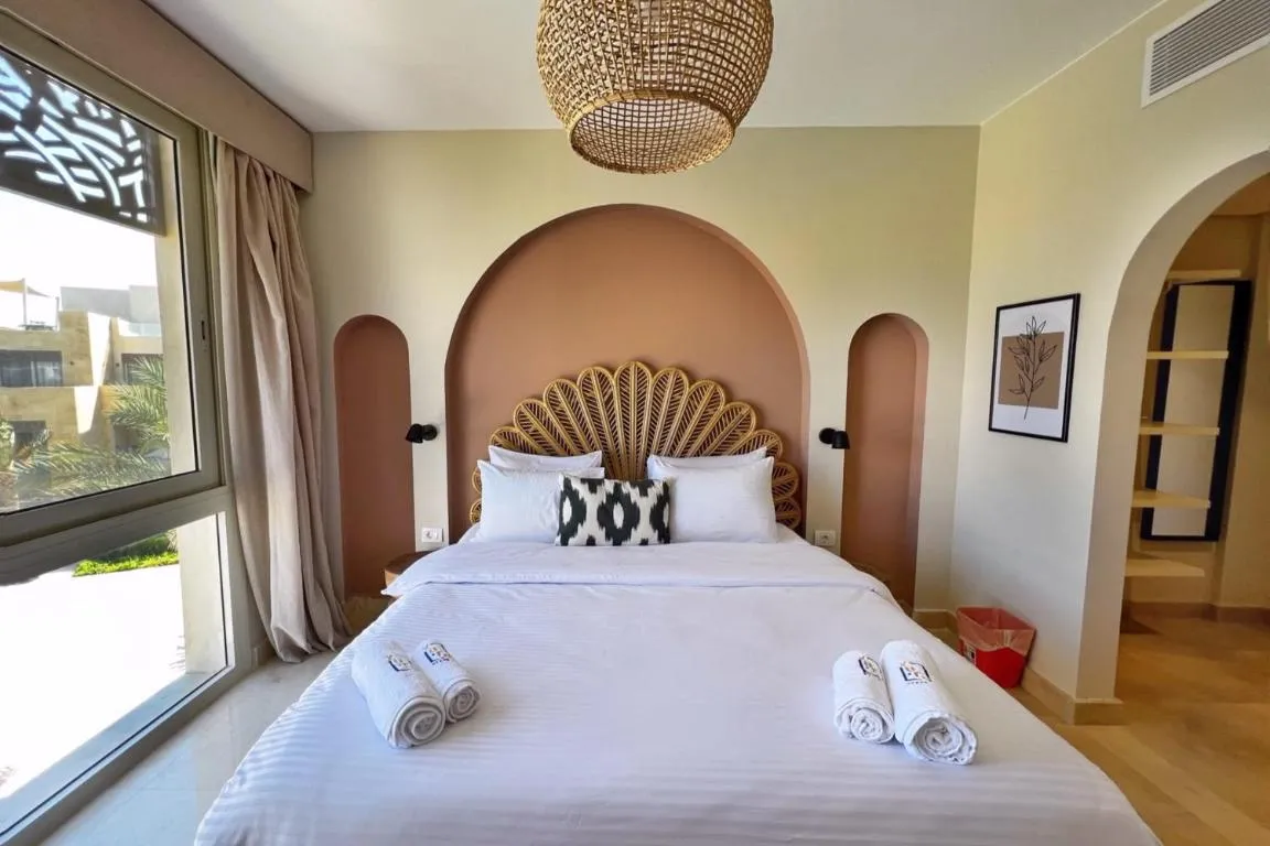 Image of Spectacular & Soaring 2 BDR w Private Rooftop Jacuzzi & Beach Access