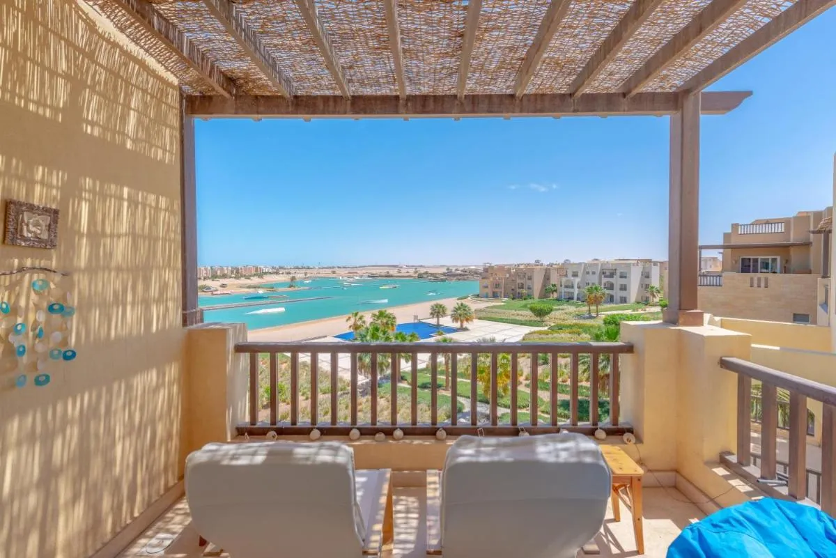 Image 6 of Sunny 2 Bedroom + Private Roof Terrace Lagoon View