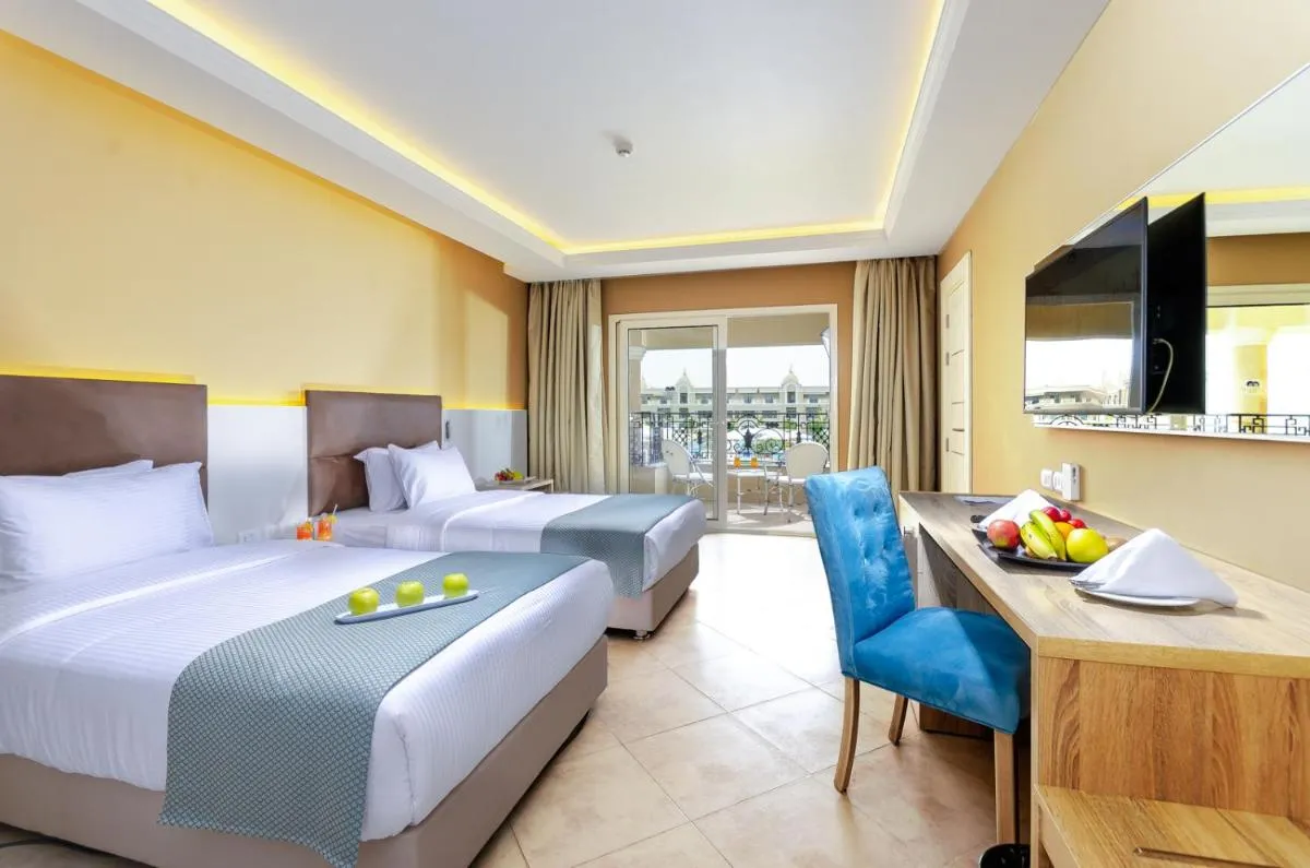 Image 6 of Titanic Royal-Families and Couples only