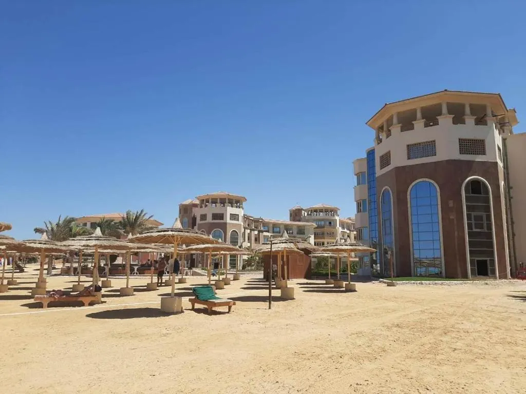 Image of Tony’s Privy Beds by Red Sea