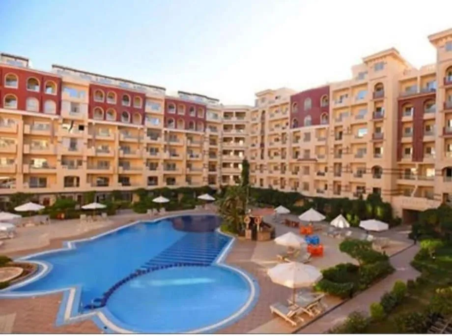 Image 2 of Upscale studio- Florenza Khamsin