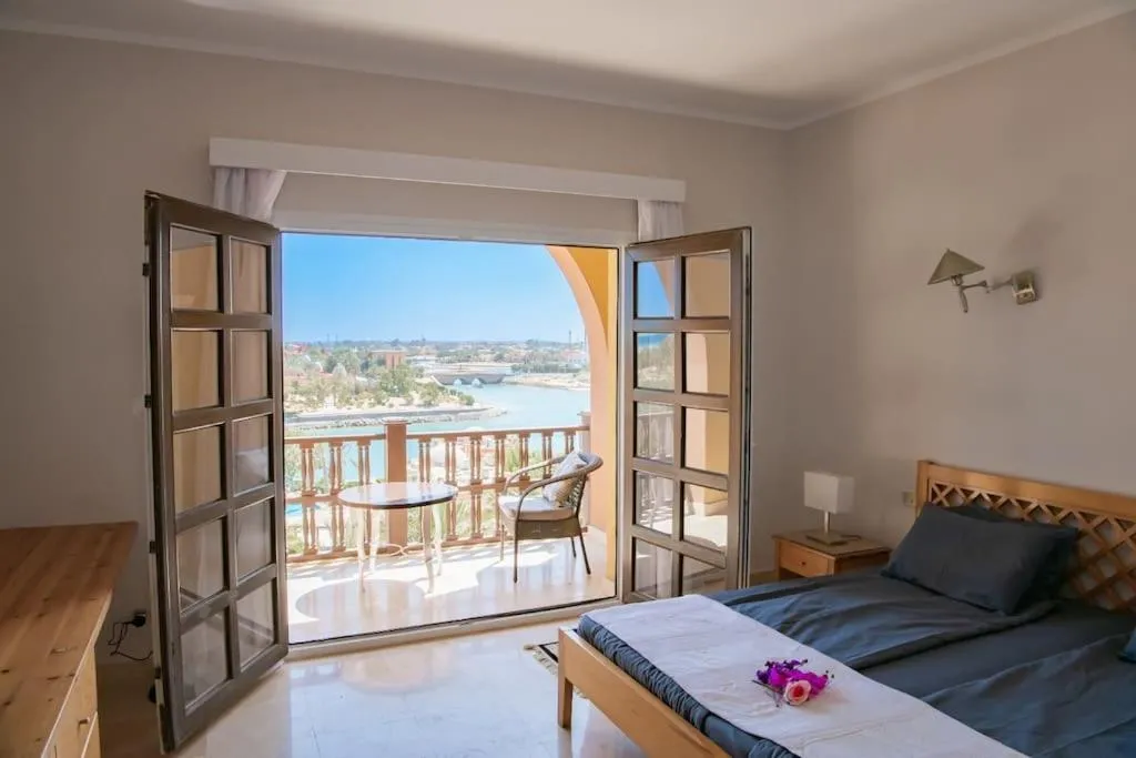 Image 1 of 2-BR Penthouse with roof terrace in Abu Tig Marina