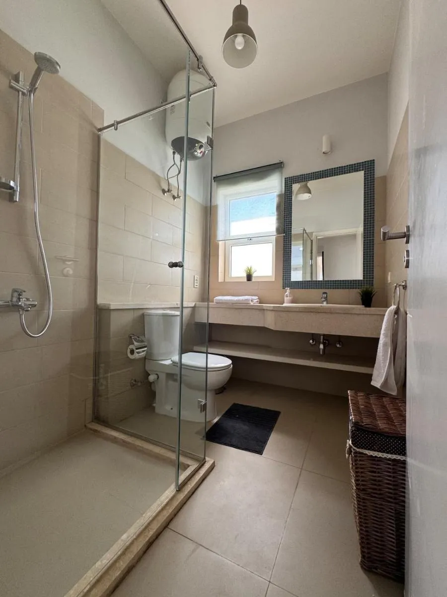 Image 4 of 2 Bedrooms Apartment with Pool & Lake Views