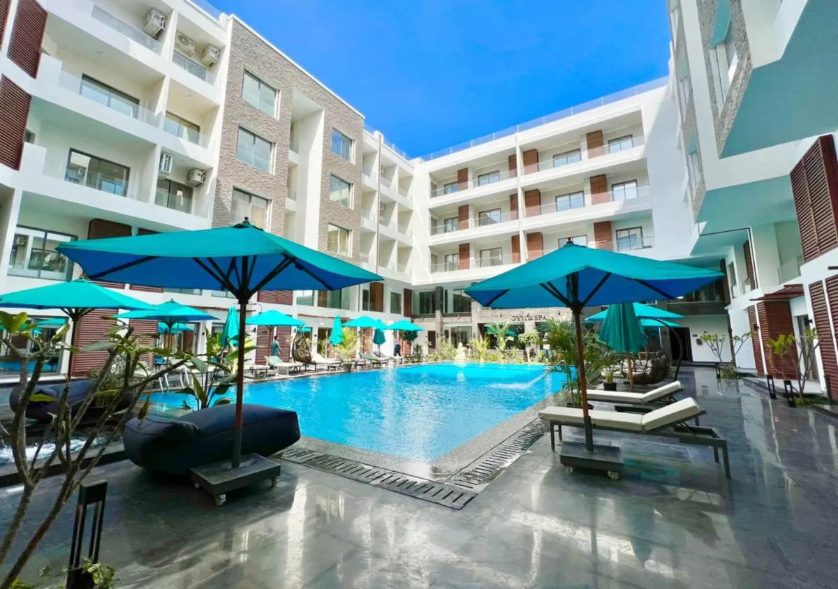 Image 3 of 3BR 2BA Serene Escape 4 Pools 1 Heated In The Winter Free WiFi Restaurant and Onsite Shop