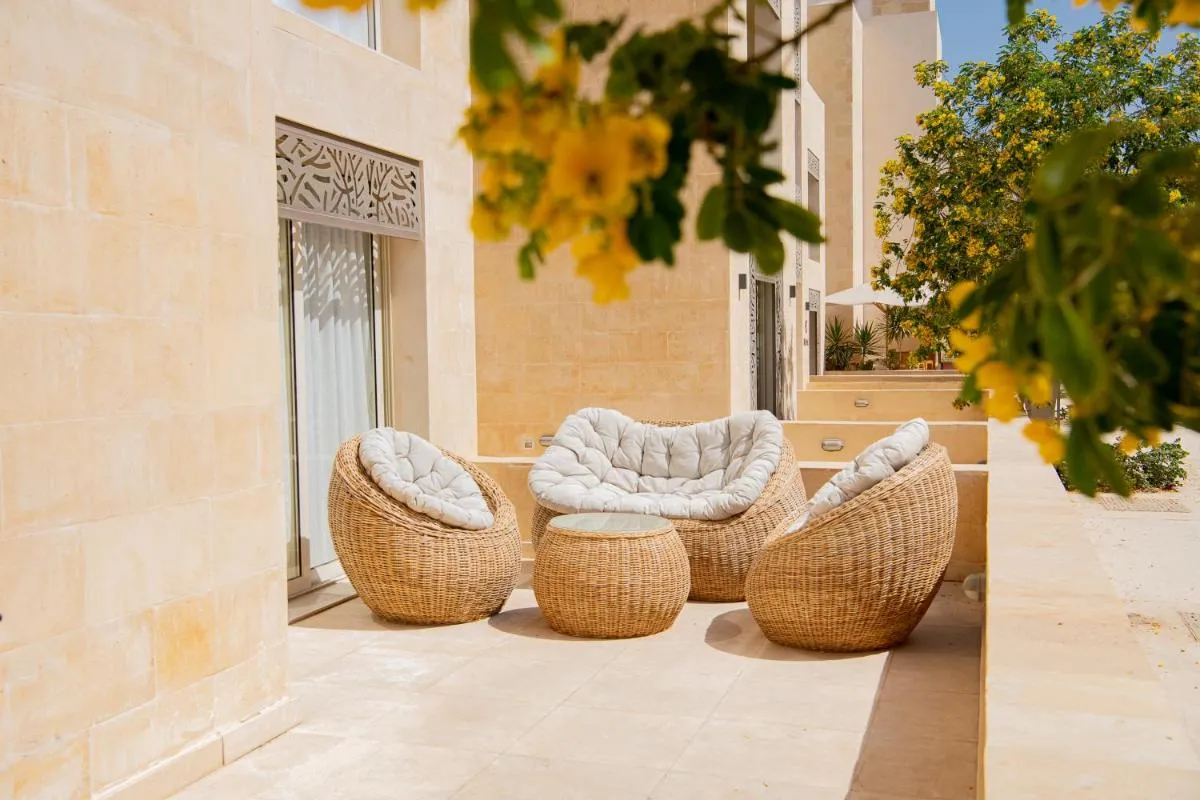 Image 5 of Apartment with large terrace & nice pool area