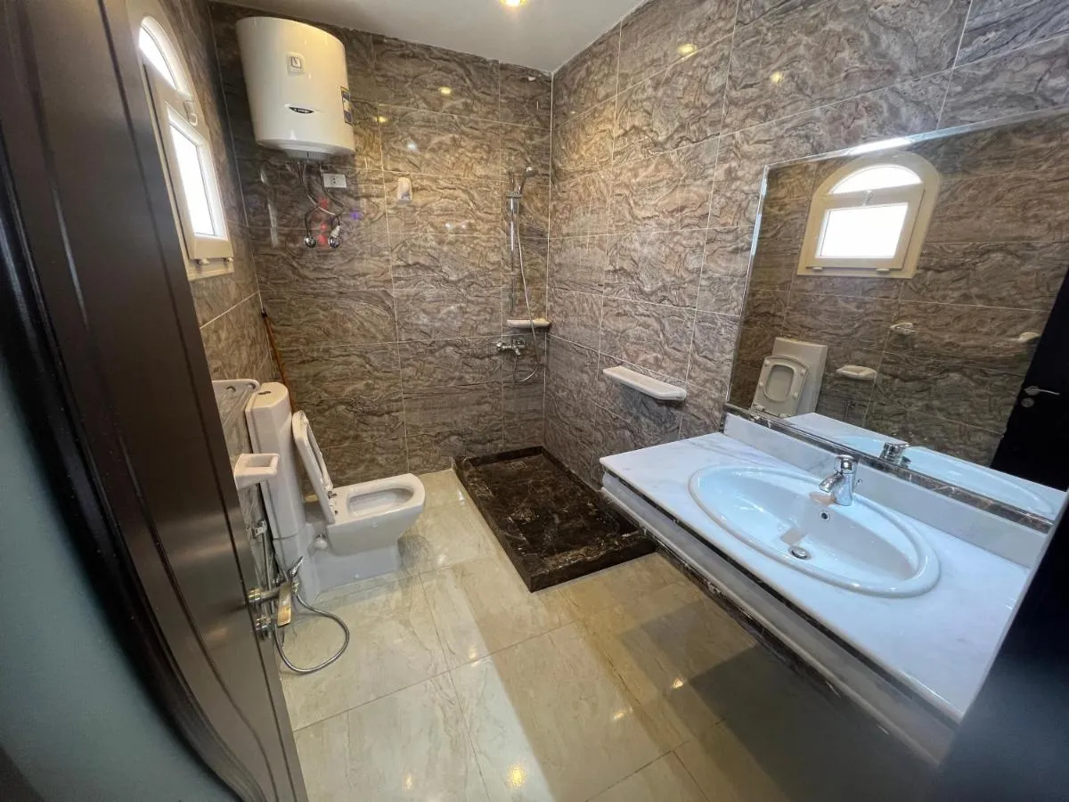 Image 2 of Apartment with sea view