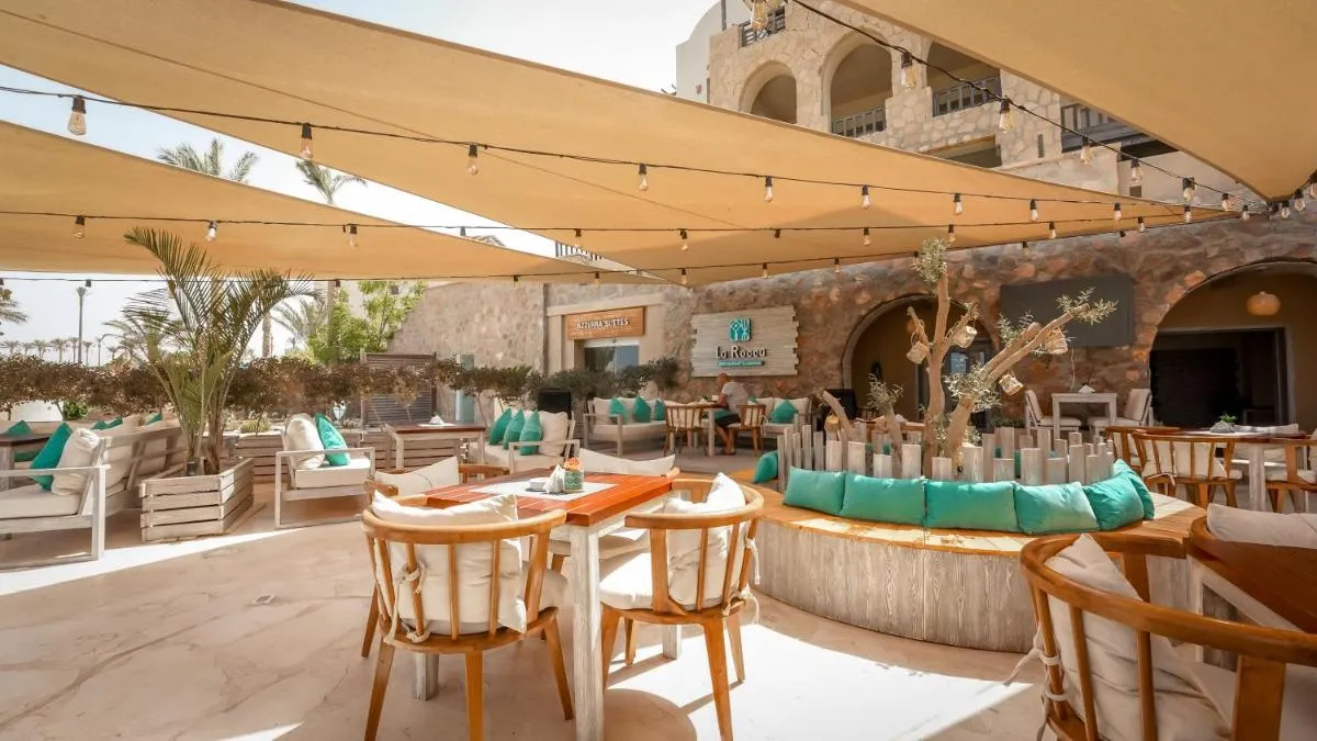 Image 4 of Azzurra Sahl Haseesh