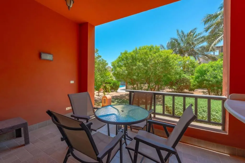 Image 2 of Beautiful apartment with terrace to the pool