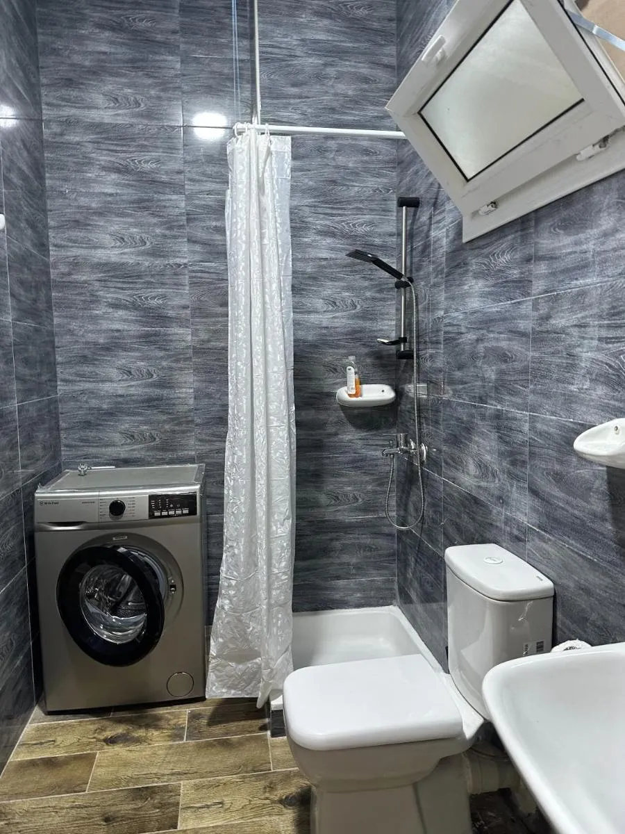 Image 3 of Cleopatra Style City Center