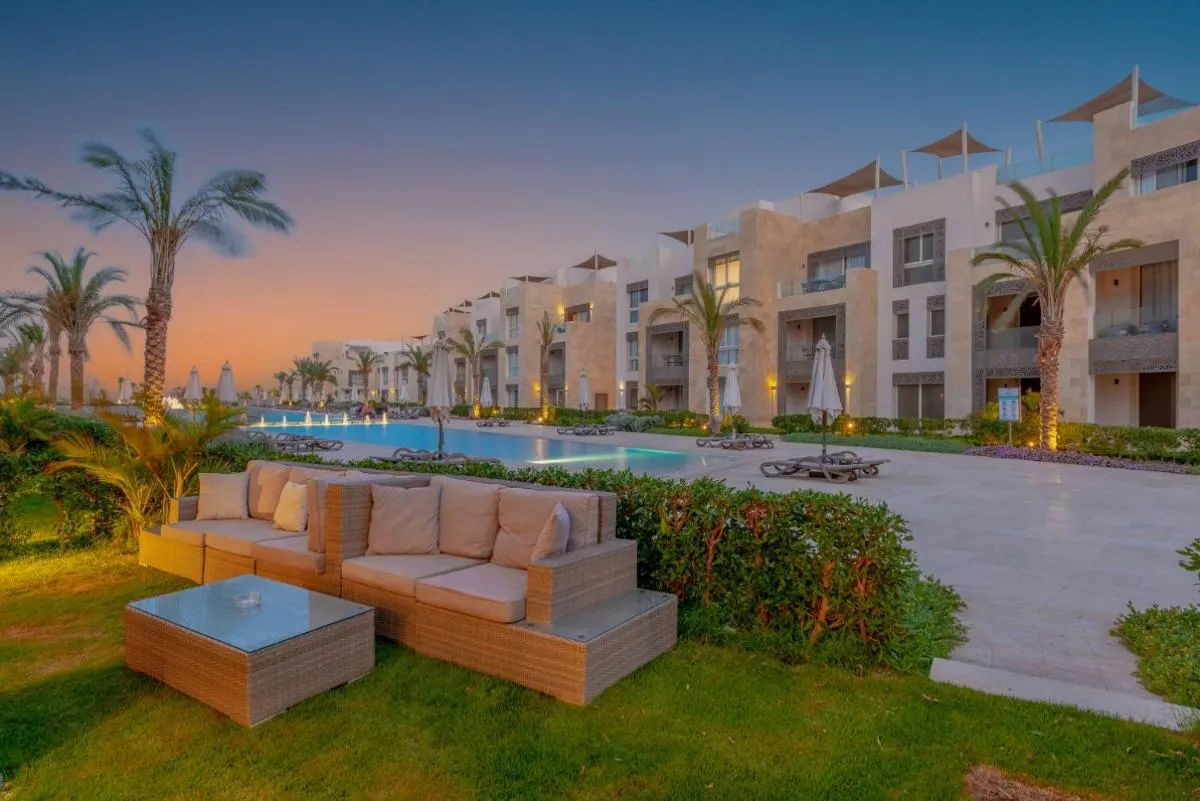 Image 2 of Cozy 1-Bedroom Apartment in Mangroovy, El Gouna. Private terrace, garden and pool access