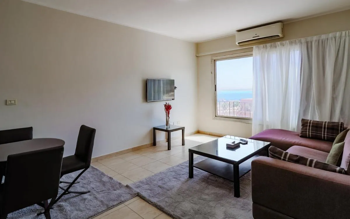 Image 4 of Delmar Apartments by Peaks