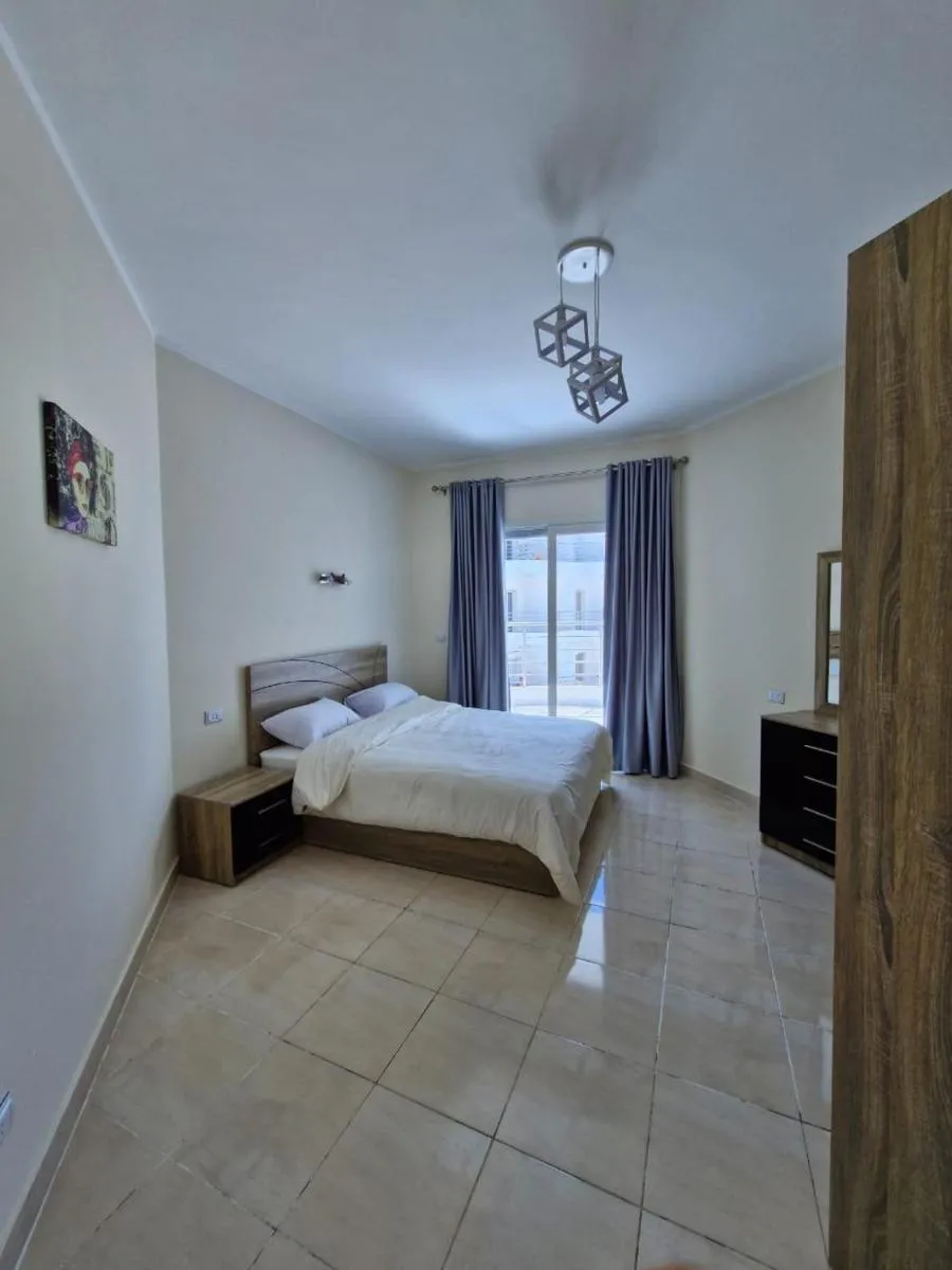 Image 4 of Diamond Resert