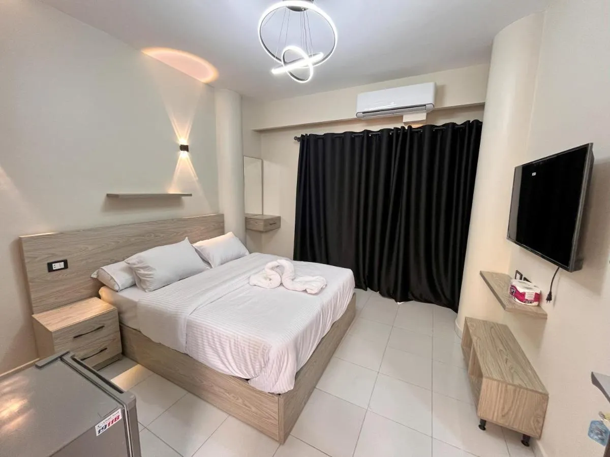 Image 6 of Downtown Keys