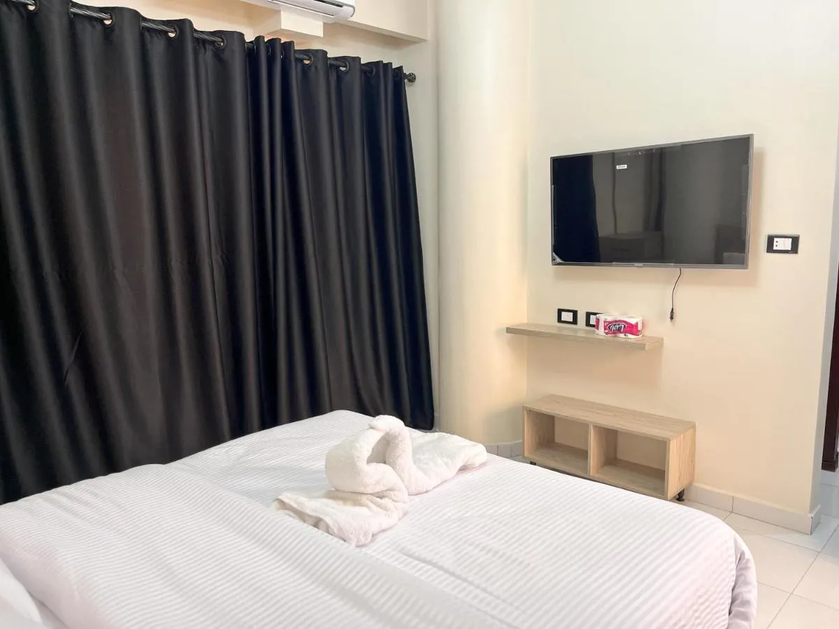 Image 4 of Downtown Keys