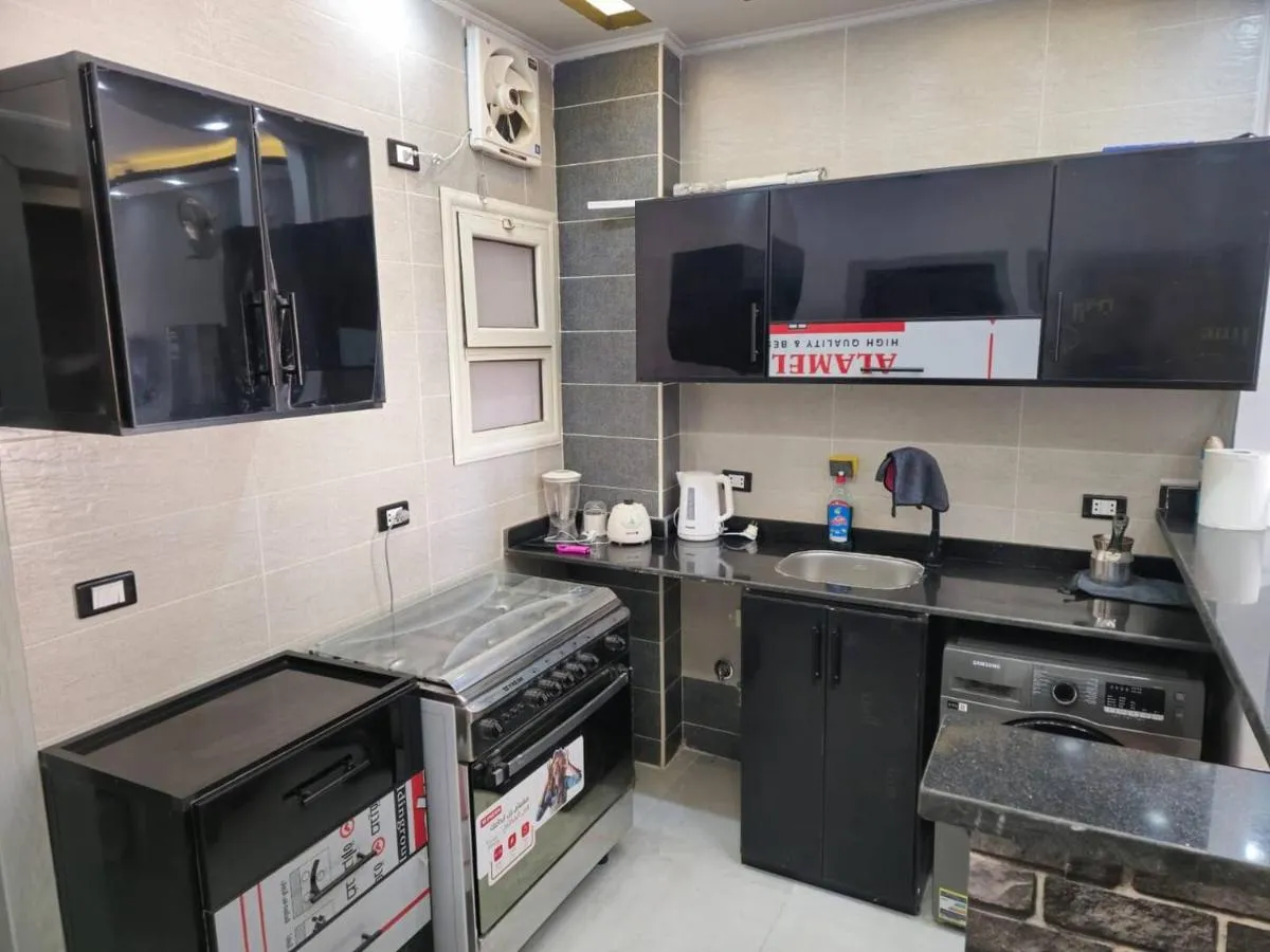 Image 1 of El Hadaba behind Raya