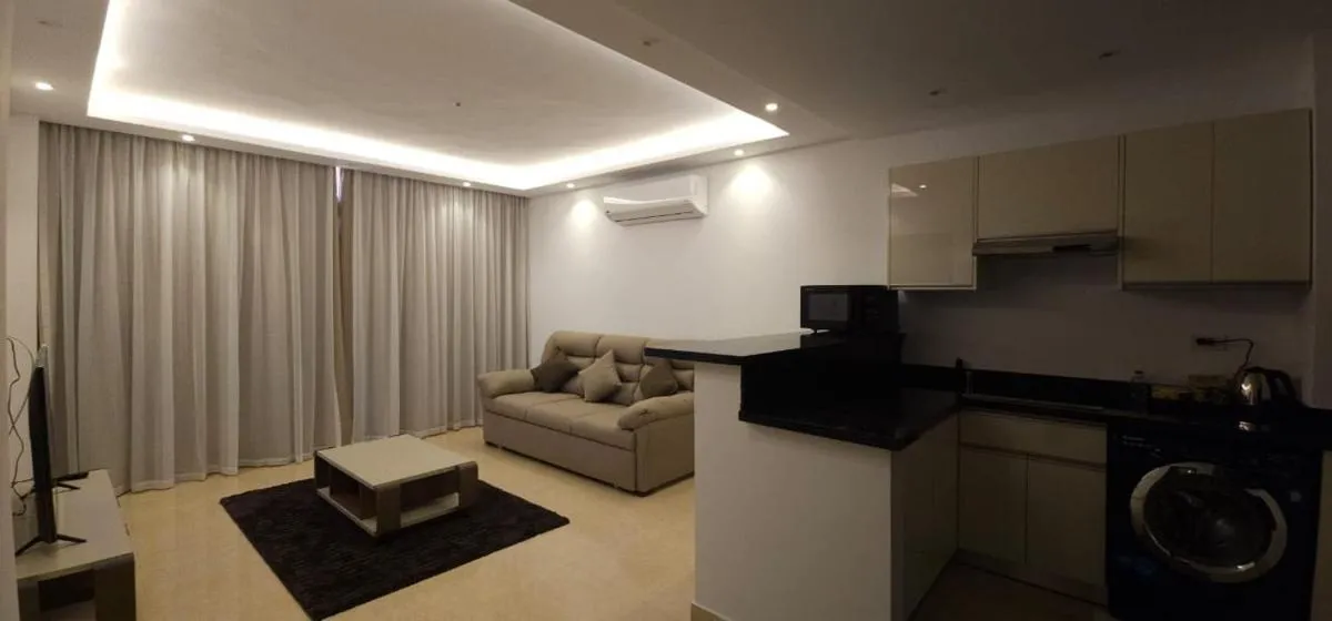 Image 4 of Elhambra First Avenue