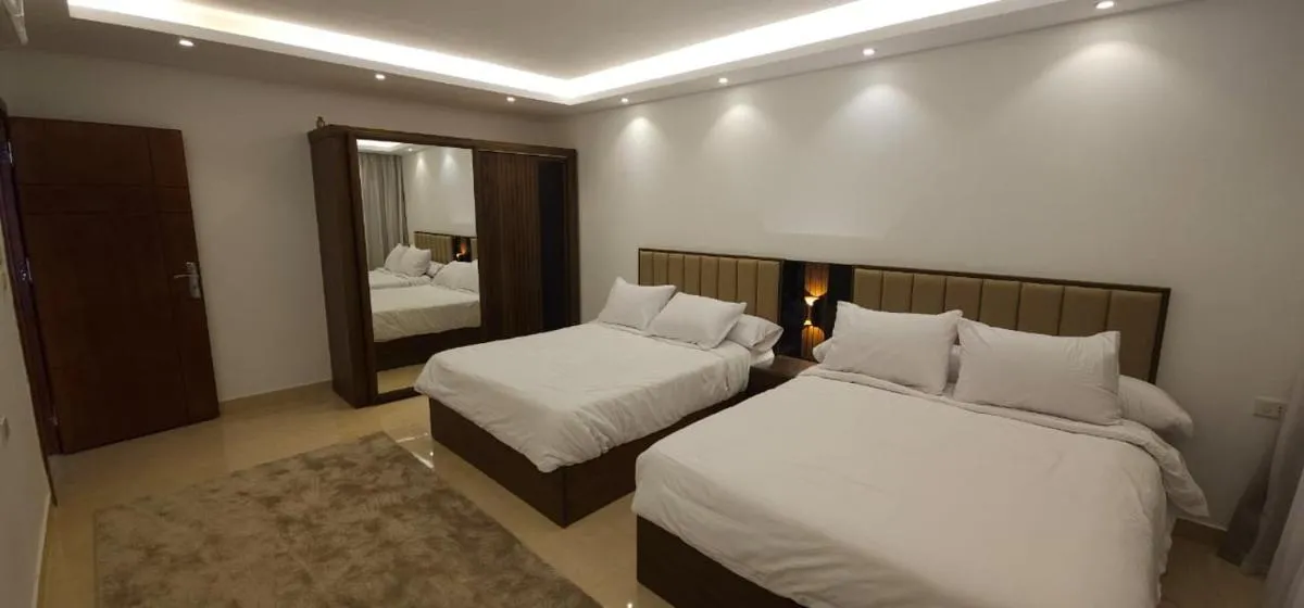 Image 1 of Elhambra First Avenue