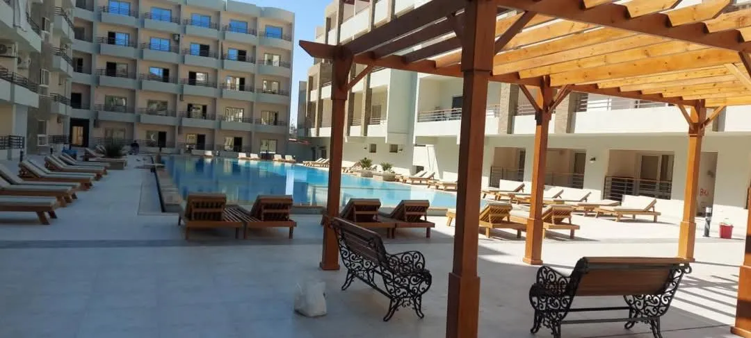 Image 3 of Elhambra First Avenue