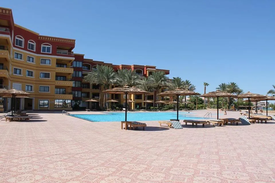 Image 1 of Esplanada Beach Apartment